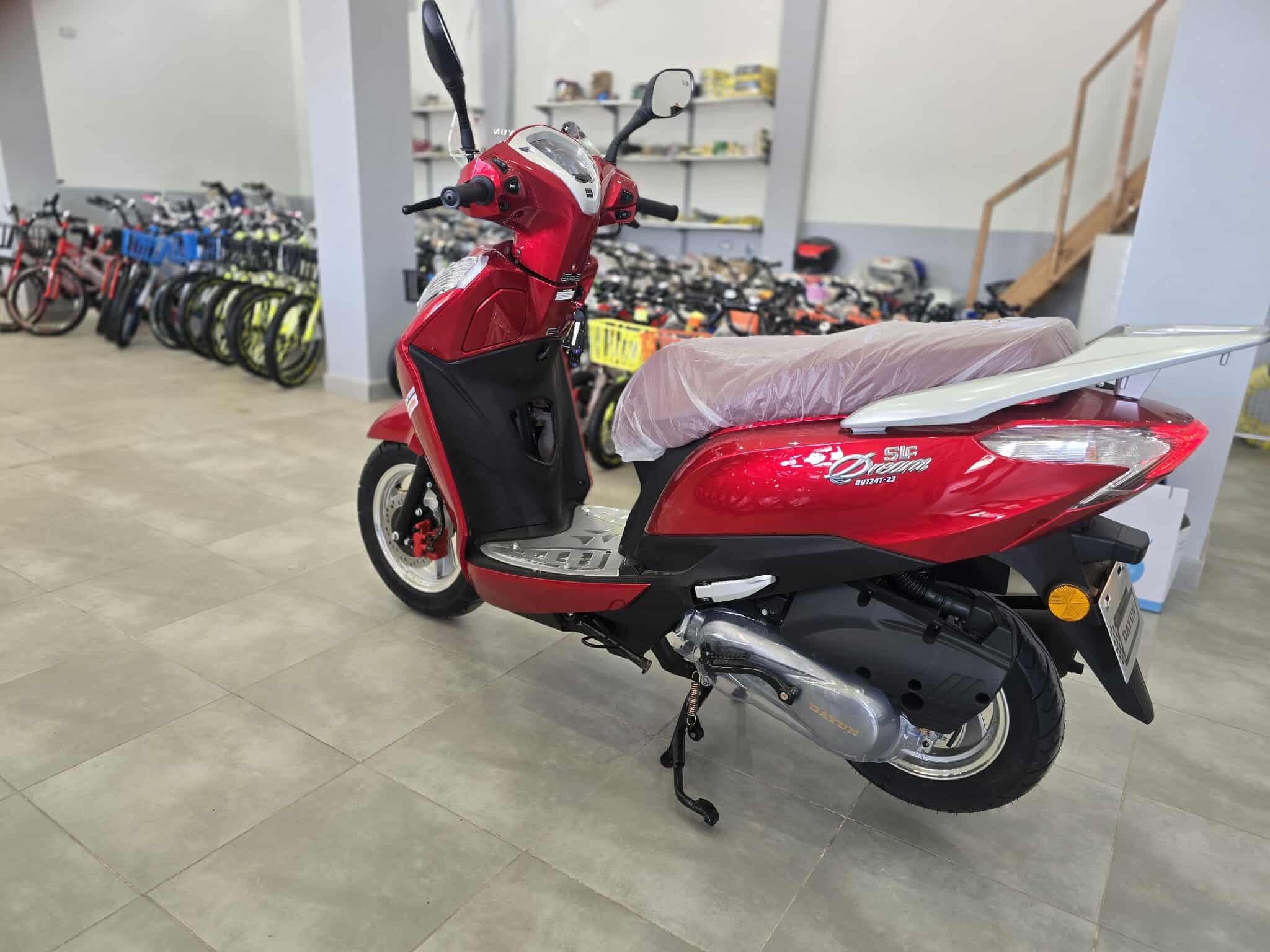 Vue 2 - Scooter DAYUN 125 CC DY125T