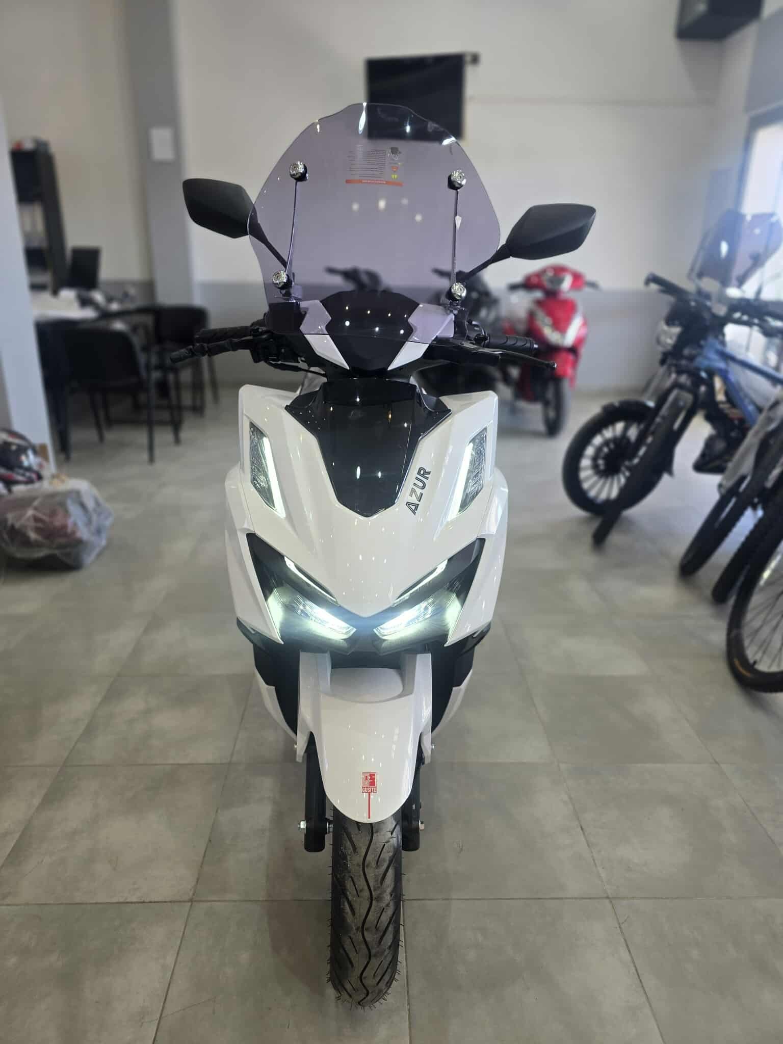 Vue 5 - SCOOTER SLC AZUR 125