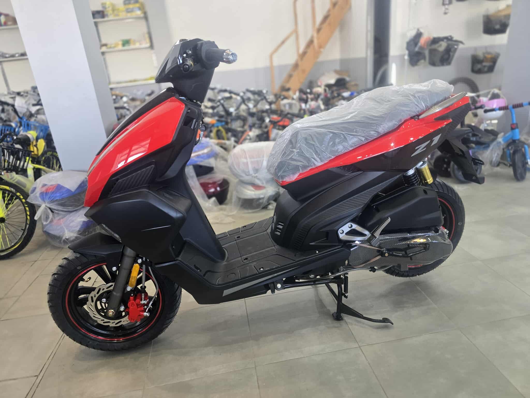 Vue 3 - Scooter PHANTOM Z1 125