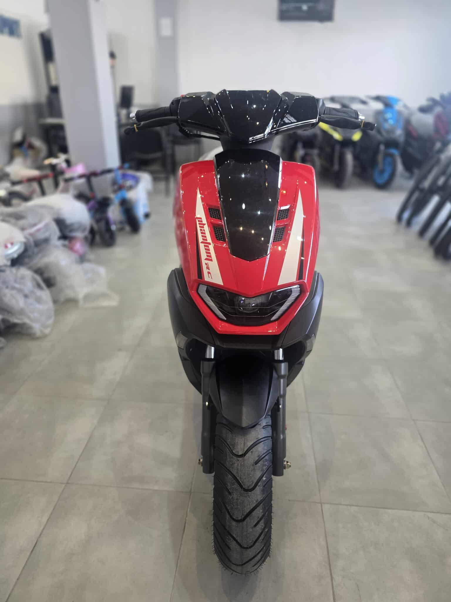 Vue 4 - Scooter PHANTOM Z1 125